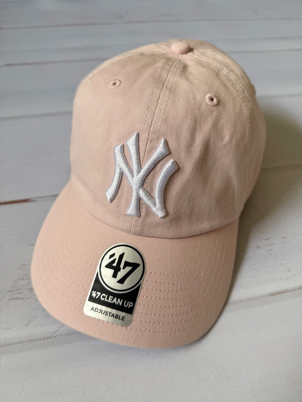 '47 Soft Pink NY Yankees Clean Up Adjustable Hat
